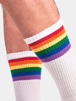 calcetines-blancos-bandera-gay-1-jpg