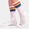 calcetines-blancos-bandera-gay-2-jpg