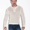 Frontal del Jersey Code 22 Henley Off White, estilo Henley con botones en cuello, tejido calado blanco.