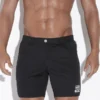 Vista frontal Pantalón Corto Deportivo Code 22 Downtown Negro con diseño moderno