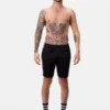 Hombre con short deportivo Barcode Berlin Tubor Azul, vista completa de cuerpo entero.