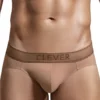 El Slip Clever Británica Marrón es el aliado perfecto para los hombres que buscan un equilibrio entre diseño clásico y moderno.