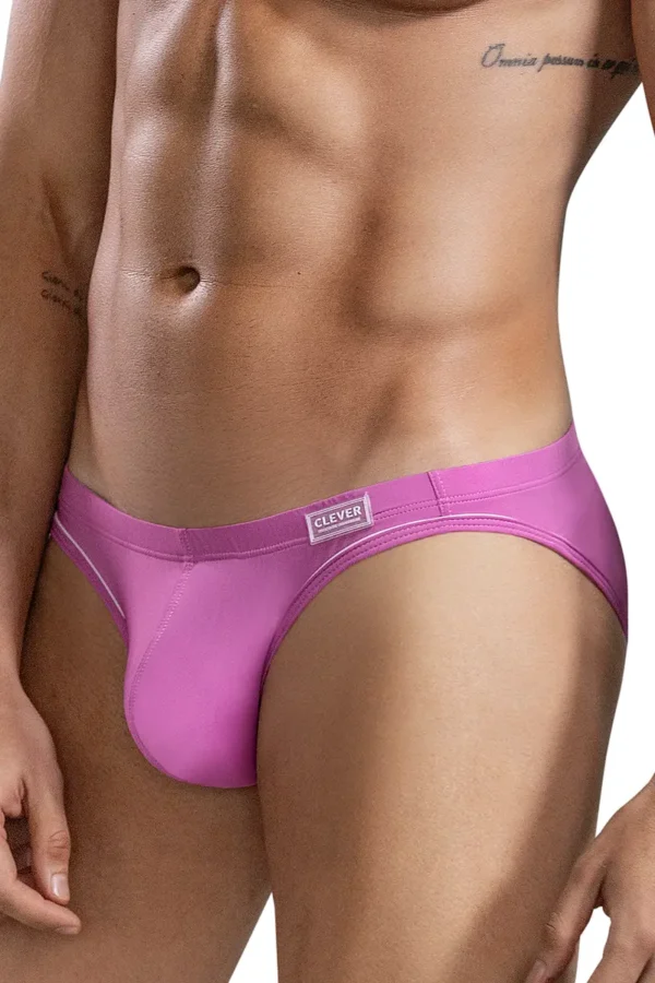 Slip Clever para Hombre Mirage Piping en color morado, diseño anatómico y tejido de nylon y elastano para máximo confort y estilo.