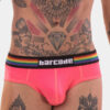 Slip Barcode Pride Rosa con cintura arcoíris y diseño en malla transpirable, vista frontal. para xxxmadrid.com