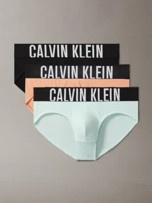 Imagen principal del pack de 3 slips Calvin Klein Intense Power VVM en colores negro, durazno y menta.