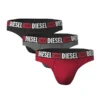 Pack de 3 tangas Diesel E5326 en colores negro, gris y rojo con banda elástica con logo.