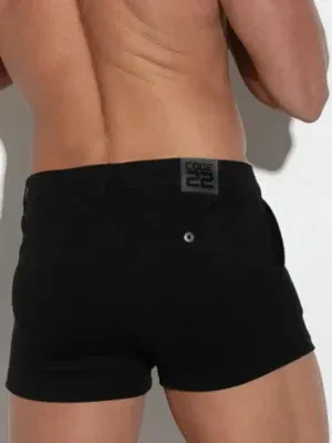 Detalle del bolsillo trasero y logo de goma del Mini Short Code Code 22.