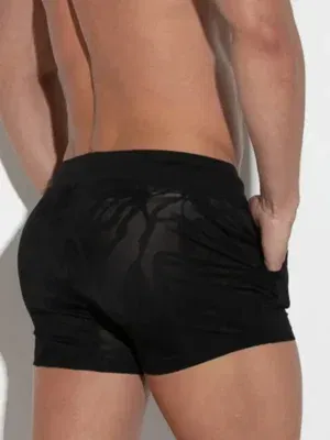 Primer plano del frontal con cintura elástica y cordón en pantalón Brigade negro