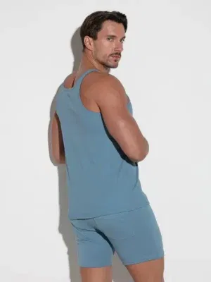 Espalda del Tanktop Code 22 Train en color azul petróleo, mostrando el corte recto y los hombros