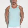 Vista frontal de la camiseta de tirantes Code 22 en color aqua con logo blanco en el pecho