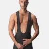 Wrestling singlet hombre negro efecto piel con escote profundo,