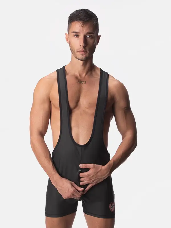 Wrestling singlet hombre negro efecto piel con escote profundo,