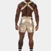 short hombre dorado metalizado, look completo vista trasera