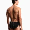 Slip de baño Emporio Armani Pinstripe negro vista trasera sobre modelo