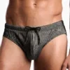 Slip de baño Emporio Armani Stripe Nut vista frontal sobre modelo