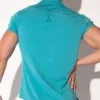 Detalle posterior de remaches metálicos y pliegue central en canesú, Camisa Code 22 Silken Teal, Code 22