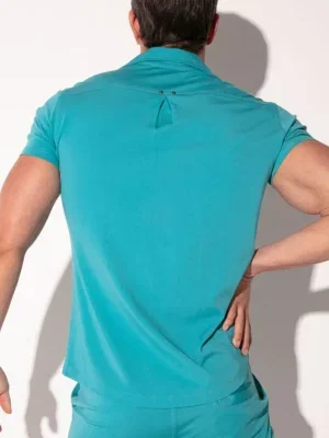 Detalle posterior de remaches metálicos y pliegue central en canesú, Camisa Code 22 Silken Teal, Code 22