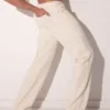 Pantalón largo Off White Code 22 Medley de corte recto vista lateral derecha