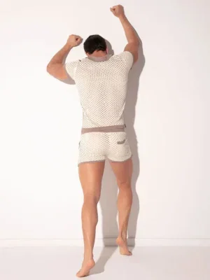 vista trasera polo Code 22 Mosaic Taupe con diseño vertical