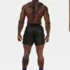 Vista trasera del short efecto piel Fuad negro royal de Barcode Berlin