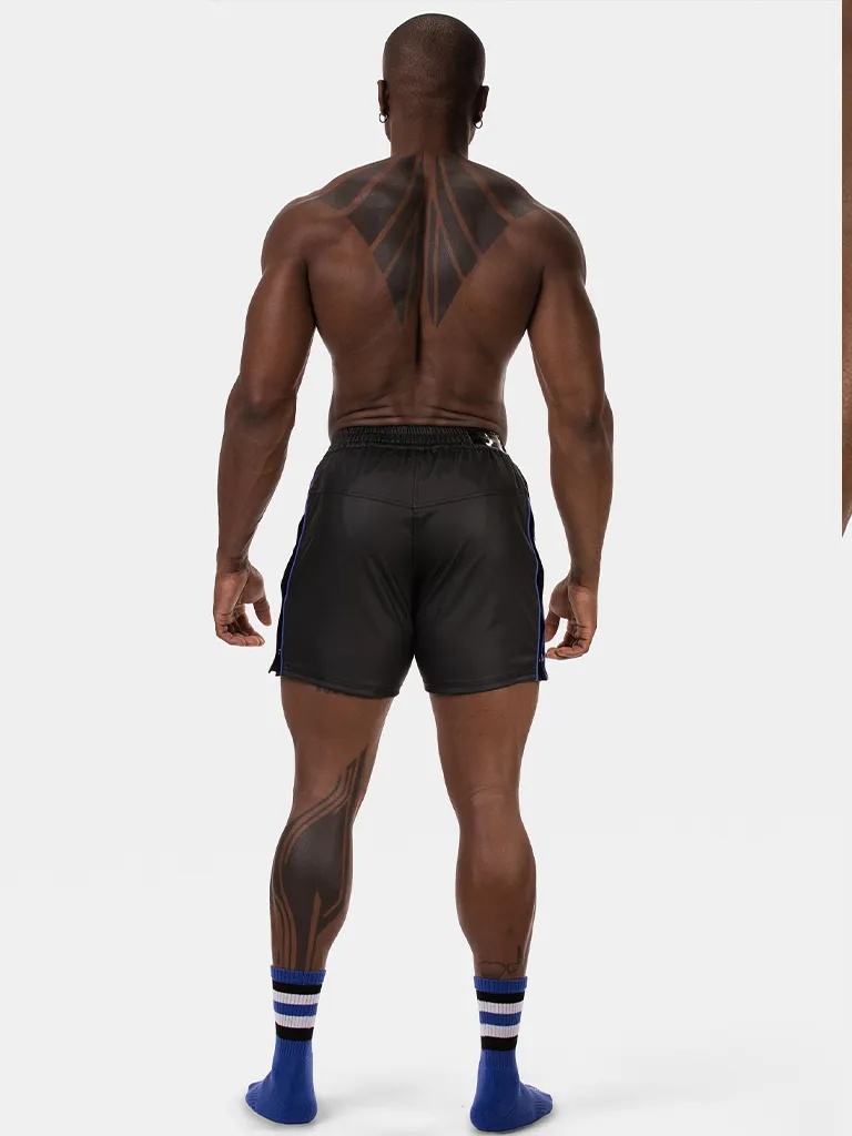 Vista trasera del short efecto piel Fuad negro royal de Barcode Berlin