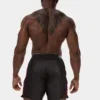 Vista trasera del short Fuad negro rojo de Barcode Berlin con cinturilla elástica