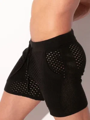 short bermuda Code 22 Mosaic Negro sobre modelo de perfil