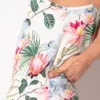 Detalle lateral del estampado floral sobre tejido Silken, Camiseta Tirantes Code 22 Silken Blanca, Code 22