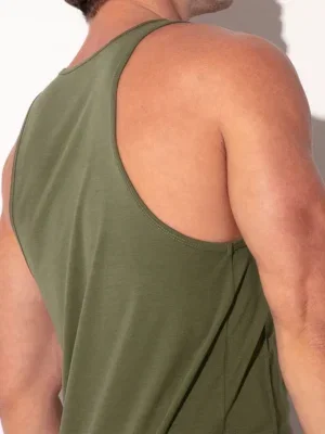 Detalle trasero de sisa amplia y tejido Silken en khaki liso, Camiseta Tirantes Code 22 Silken Khaki, Code 22