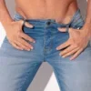 Vista tres cuartos trasera vaquero azul stone wash corte recto - Pantalón Vaquero Code 22 Azul