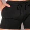 Detalle frontal bañador boxer negro Code 22 New York con cordón tonal y panel flotante estructurado