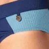 Bañador slip push up Code 22 San Francisco Azul vista frontal con paneles laterales azul claro