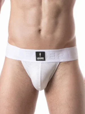 Vista frontal del Suspensorio Leader Sport Mesh Blanco con bolsa de tejido mesh perforado y parche LEADER Born To Lead negro sobre cinturilla blanca.