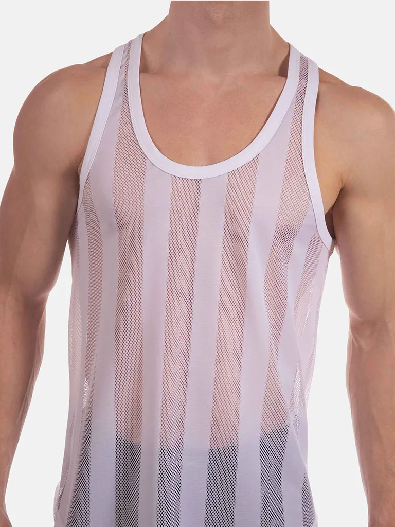 Detalle del escote y la rejilla de la camiseta de tirantes Tobías blanca de Barcode Berlin