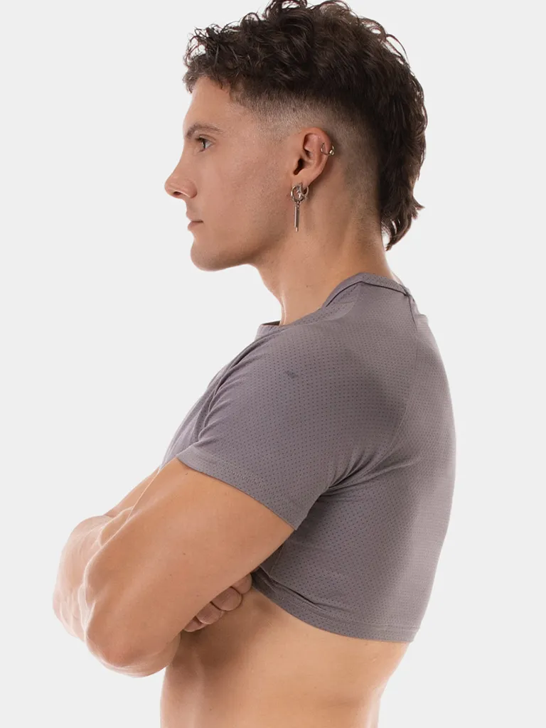 Detalle frontal del crop top gris Talon de Barcode Berlin con logo en el pecho
