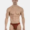 Modelo de frente con slip bikini óxido de canalé Viggo de Barcode Berlin