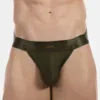 Detalle del canalé y la cinturilla satinada del jockstrap army Barnabie de Barcode Berlin