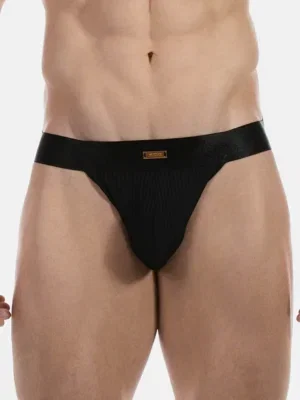 Detalle del frontal de canalé y la cinturilla del jockstrap negro Barnabie de Barcode Berlin