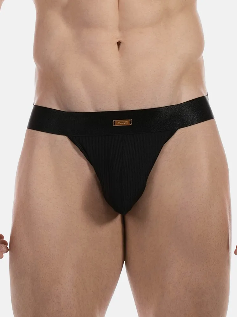 Detalle del frontal de canalé y la cinturilla del jockstrap negro Barnabie de Barcode Berlin