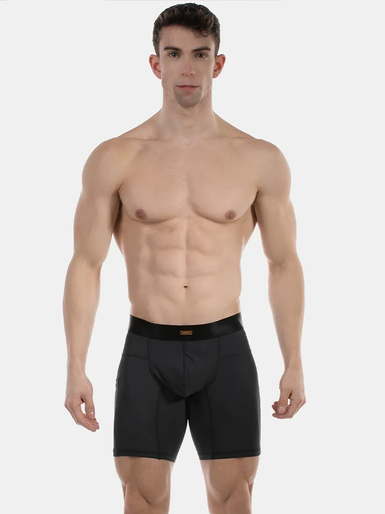 Modelo de frente con malla corta gris Emil de Barcode Berlin