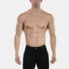 Modelo de frente con malla corta negra Emil de Barcode Berlin