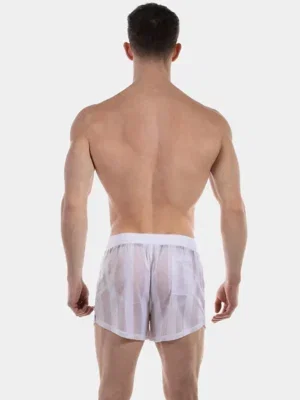 Vista trasera con bolsillo del short de rejilla blanco Mikkel de Barcode Berlin