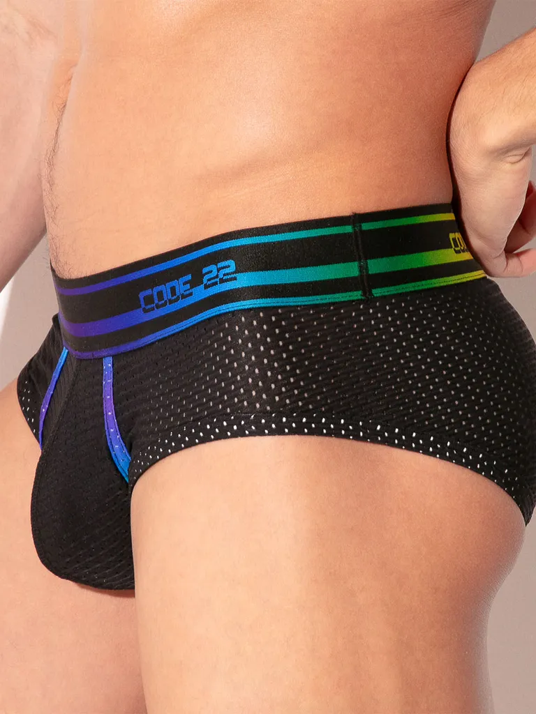 Vista trasera de slip negro de tejido rejilla. Slip Code 22 Pride Negro.