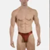 Modelo de frente con tanga hombre óxido Julian de Barcode Berlin