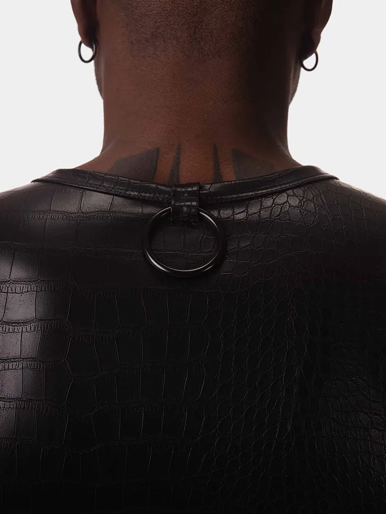 Detalle trasero del chaleco arnés Aslak negro de Barcode Berlin con anilla metálica